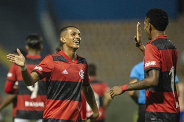 股指配资资讯网 记者: 罗马本周计划推进签下韦斯利, 球员与红狼军团已达个人协议